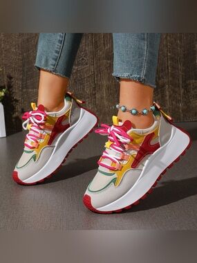 Round Toe Lace Up Sneakers